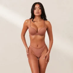 Comfort Push-Up T-shirt BH & String Set - Mokka
