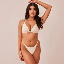 Light Bügelloser Plunge T-shirt BH und String/Slip Set - Milchkaffee