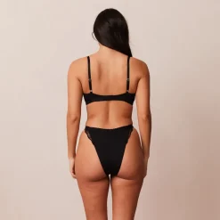 Ribbed Balcony BH und String/Slip Set - Schwarz