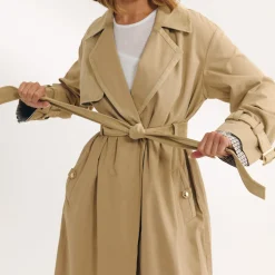 Trenchcoat mit Wildlederbesatz - Sand