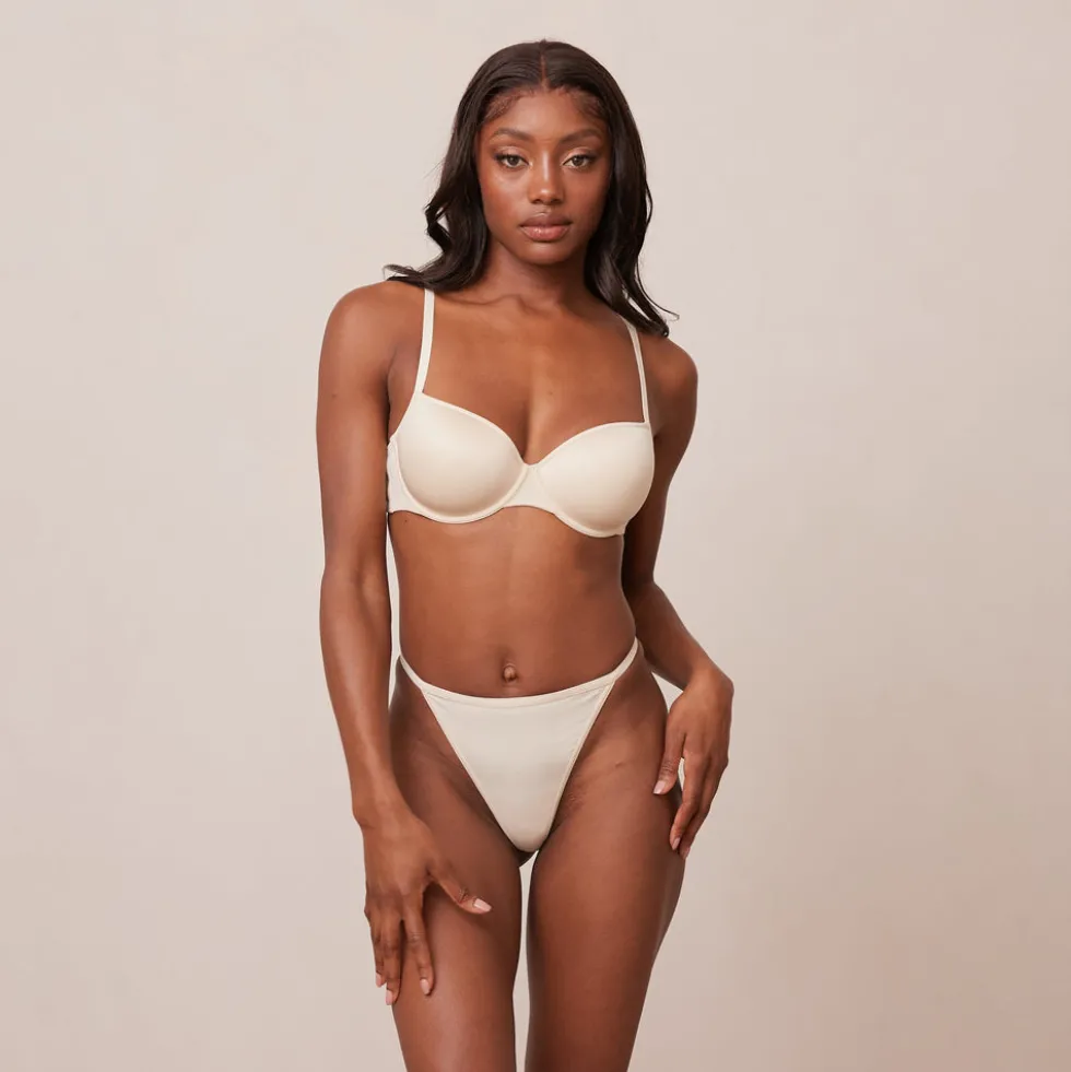 Your Everyday T-shirt BH und String/Slip Set - Milchkaffee